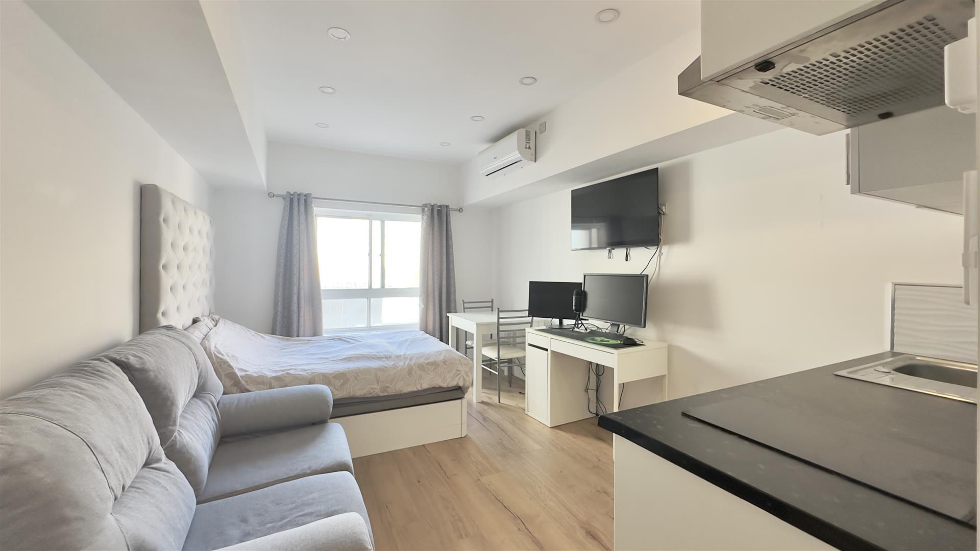  Image of Apartment - 1 Bathrooms for Sale in Ocean Heights-Gibraltar, Image 7